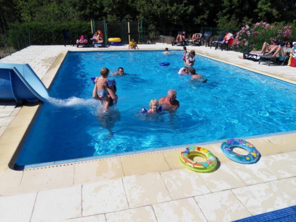 La piscine du village de gîtes